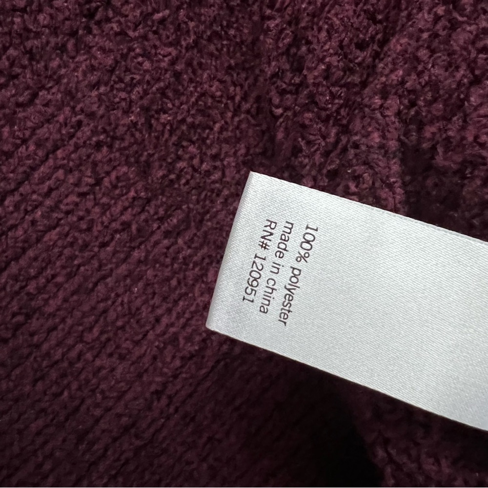 Polyester Sweater! - Picture 4 of 4